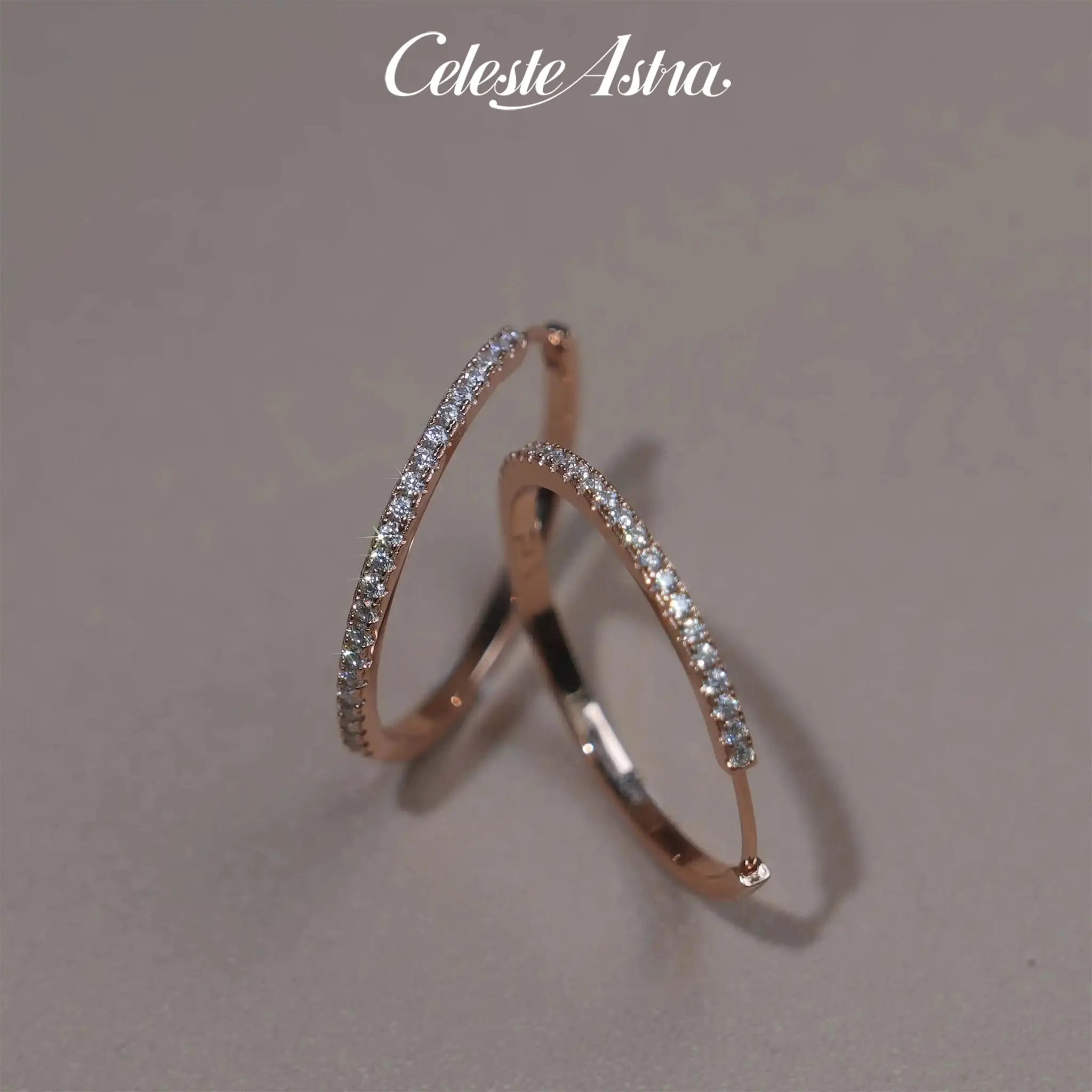 Glint-Moissanite-18K-Gold-Earrings-E12
