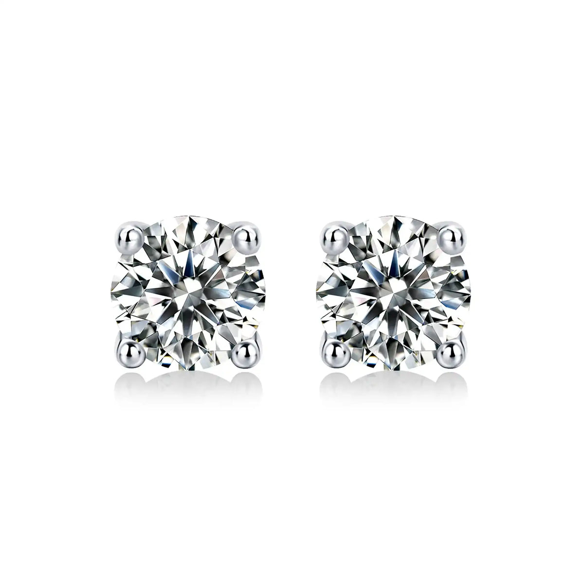 Orecchini A Perno Solitario In Vera Moissanite Tondi Da 4 Ct Orecchini A Perno Solitario In Vera Moissanite Tondi Da 4 Ct